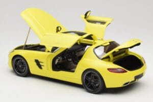 Mercedes SLS AMG C197 Dzeltens Minichamps 1:18 100039022 Metāls — attēls 5 no 8