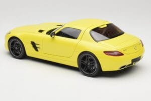 Mercedes SLS AMG C197 Dzeltens Minichamps 1:18 100039022 Metāls — attēls 7 no 8