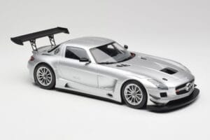 Mercedes SLS AMG GT3 C197 Street Sudrabs Minichamps 1:18 151113100 Metāls — attēls 4 no 6