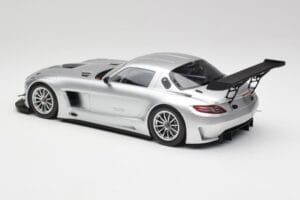 Mercedes SLS AMG GT3 C197 Street Sudrabs Minichamps 1:18 151113100 Metāls — attēls 5 no 6
