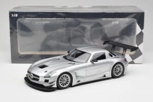 Mercedes SLS AMG GT3 C197 Street Sudrabs Minichamps 1:18 151113100 Metāls — attēls 6 no 6