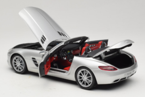 Mercedes SLS AMG Roadster Iridium Sudrabs Minichamps 1:18 B66960078 Metāls — attēls 5 no 8