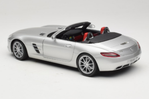 Mercedes SLS AMG Roadster Iridium Sudrabs Minichamps 1:18 B66960078 Metāls — attēls 7 no 8