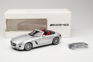 Mercedes SLS AMG Roadster Iridium Sudrabs Minichamps 1:18 B66960078 Metāls — attēls 8 no 8