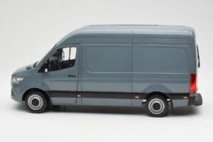 Mercedes Sprinter W907 Zili Pelēks Norev 1:18 183423 Metāls — attēls 4 no 7