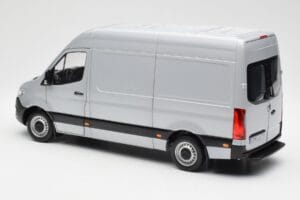 Mercedes Sprinter W907 Sudrabs Norev 1:18 183424 Metāls — attēls 7 no 8