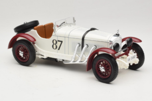 Mercedes SSKL #87 R. Caracciola Balts 1931 Bburago 1:18 3002-P1 Metāls — attēls 4 no 6