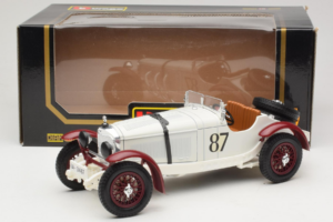 Mercedes SSKL #87 R. Caracciola Balts 1931 Bburago 1:18 3002-P1 Metāls — attēls 6 no 6