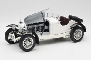 Mercedes SSKL Balts Bburago 1:18 3002 Metāls — attēls 2 no 8
