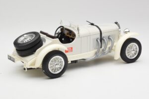 Mercedes SSKL Balts & Krēmkrāsas Bburago 1:18 3002-M1 Metāls — attēls 2 no 6