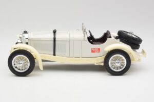 Mercedes SSKL Balts & Krēmkrāsas Bburago 1:18 3002-M1 Metāls — attēls 3 no 6