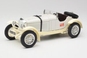 Mercedes SSKL Balts & Krēmkrāsas Bburago 1:18 3002-M1 Metāls