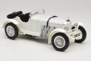 Mercedes SSKL Balts 1931 Bburago 1:18 3002-M2 Metāls — attēls 4 no 6