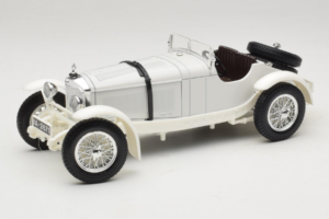 Mercedes SSKL Balts 1931 Bburago 1:18 3002-M2 Metāls