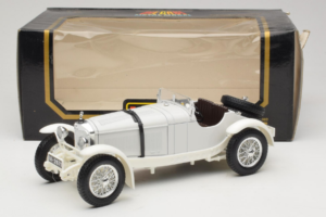 Mercedes SSKL Balts 1931 Bburago 1:18 3002-M2 Metāls — attēls 6 no 6