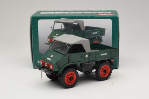 Mercedes Unimog 401 Zaļš Schuco 1:18 135 Metāls — attēls 8 no 8
