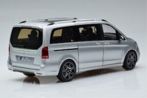 Mercedes V-Class V260 AMG Line Sudrabs Norev 1:18 183871 Metāls — attēls 3 no 10