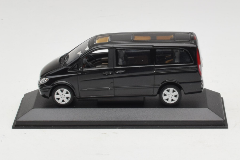 Mercedes Viano W639 Atlantis Blue Minichamps 1:43 B67871200 Metāls