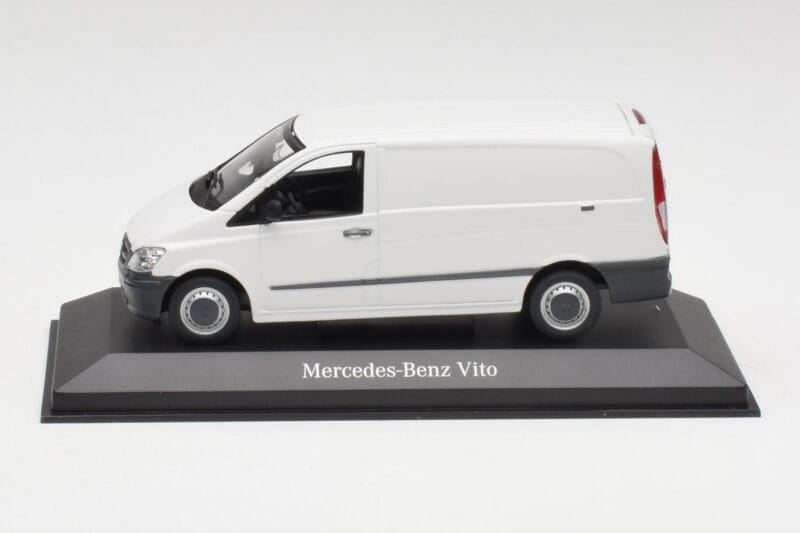 Mercedes Vito Arctic Balts Minichamps 1:43 B66960524 Metāls