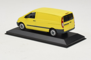 Mercedes Vito W638 Dzeltens Minichamps 1:43 B67871200-R1 Metāls — attēls 3 no 4
