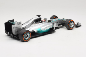 Mercedes W05 #44 L. Hamilton Mercedes AMG Petronas Malaysian Grand Prix Winner 2014 Minichamps 1:18 110140144 Metāls — attēls 2 no 7