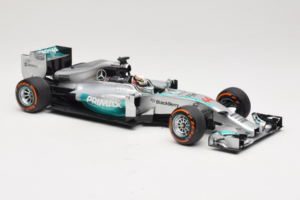 Mercedes W05 #44 L. Hamilton Mercedes AMG Petronas Malaysian Grand Prix Winner 2014 Minichamps 1:18 110140144 Metāls — attēls 4 no 7