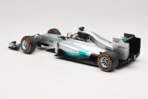 Mercedes W05 #44 L. Hamilton Mercedes AMG Petronas Malaysian Grand Prix Winner 2014 Minichamps 1:18 110140144 Metāls — attēls 5 no 7