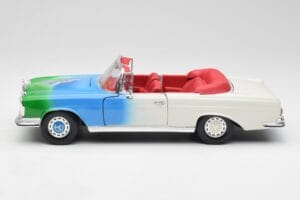 Mercedes 280SE W108 Tricolor Maisto 1:18 56014 Metāls — attēls 4 no 8