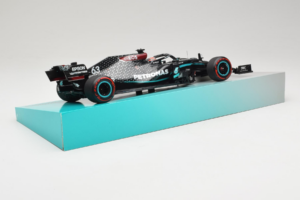 Mercedes W11 #63 G. Russell Mercedes AMG Petronas Sakhir Grand Prix 2020 Minichamps 1:18 113201663 Sveķi — attēls 3 no 7