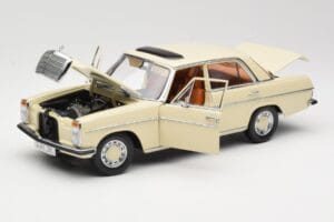 Mercedes W115 Strich 8 Krēmkrāsa Sun Star 1:18 4581 Metāls — attēls 2 no 8