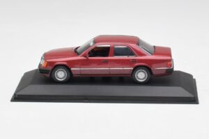 Mercedes 300D W124 Sarkans Minichamps 1:43 3209 Metāls