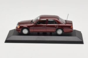 Mercedes W124 Dark Red Metallic Minichamps 1:43 MB002 Metāls