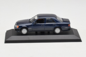 Mercedes W124 Tumšzils Minichamps 1:43 MB006 Metāls