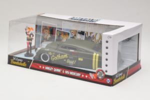 Mercury Gotham or Bust With Harley Quinn Figure Metals Diecast 1:24 30456 Metāls — attēls 3 no 3