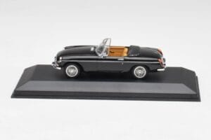 MGB Kabriolets Melns Minichamps 1:43 430131030 Metāls