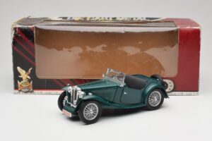 MG TC Midget Shires Green Road Legends 1:18 92468 Metāls — attēls 8 no 8