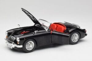 MGA English Roadster Melns Revell 1:18 84559091 Metāls — attēls 2 no 8