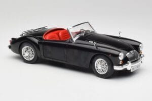 MGA English Roadster Melns Revell 1:18 84559091 Metāls — attēls 6 no 8