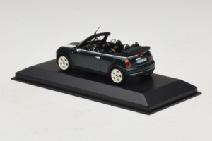 Mini Cooper Kabriolets Zaļš ar Baltu Svītru Minichamps 1:43 80420309093-R1 Metāls — attēls 3 no 5