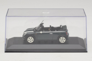 Mini Cooper Kabriolets Zaļš ar Baltu Svītru Minichamps 1:43 80420309093-R1 Metāls — attēls 4 no 5