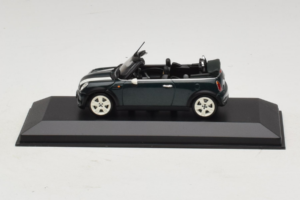 Mini Cooper Kabriolets Zaļš ar Baltu Svītru Minichamps 1:43 80420309093-R1 Metāls