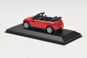 Mini Cooper R52 Kabriolets Sarkans Minichamps 1:43 431138230 Metāls — attēls 3 no 4