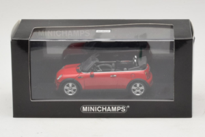 Mini Cooper R52 Kabriolets Sarkans Minichamps 1:43 431138230 Metāls — attēls 4 no 4