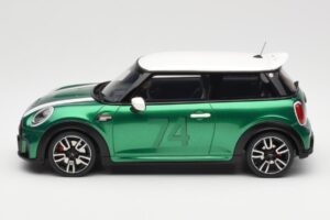 MINI Cooper F56 JCW British Racing Zaļš Otto 1:18 OT1098 Sveķi — attēls 3 no 6