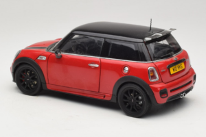 Mini Cooper John Cooper Works R56 Sarkans & Melns Kyosho 1:18 80430419909 Metāls — attēls 7 no 8