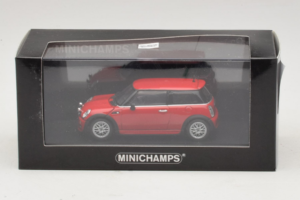 Mini Cooper One R50 Aero Sarkans Minichamps 1:43 431138272 Metāls — attēls 4 no 4