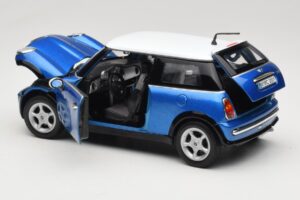 Mini Cooper R50 Zils ar Baltu Jumtu Mondo Motors 1:18 MINI004 Metāls — attēls 5 no 8