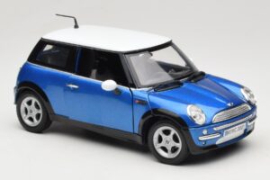 Mini Cooper R50 Zils ar Baltu Jumtu Mondo Motors 1:18 MINI004 Metāls — attēls 6 no 8
