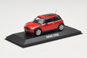 Mini Cooper Sarkans Minichamps 1:43 MINI010 Metāls — attēls 2 no 4