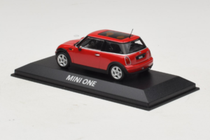 Mini Cooper Sarkans Minichamps 1:43 MINI010 Metāls — attēls 3 no 4